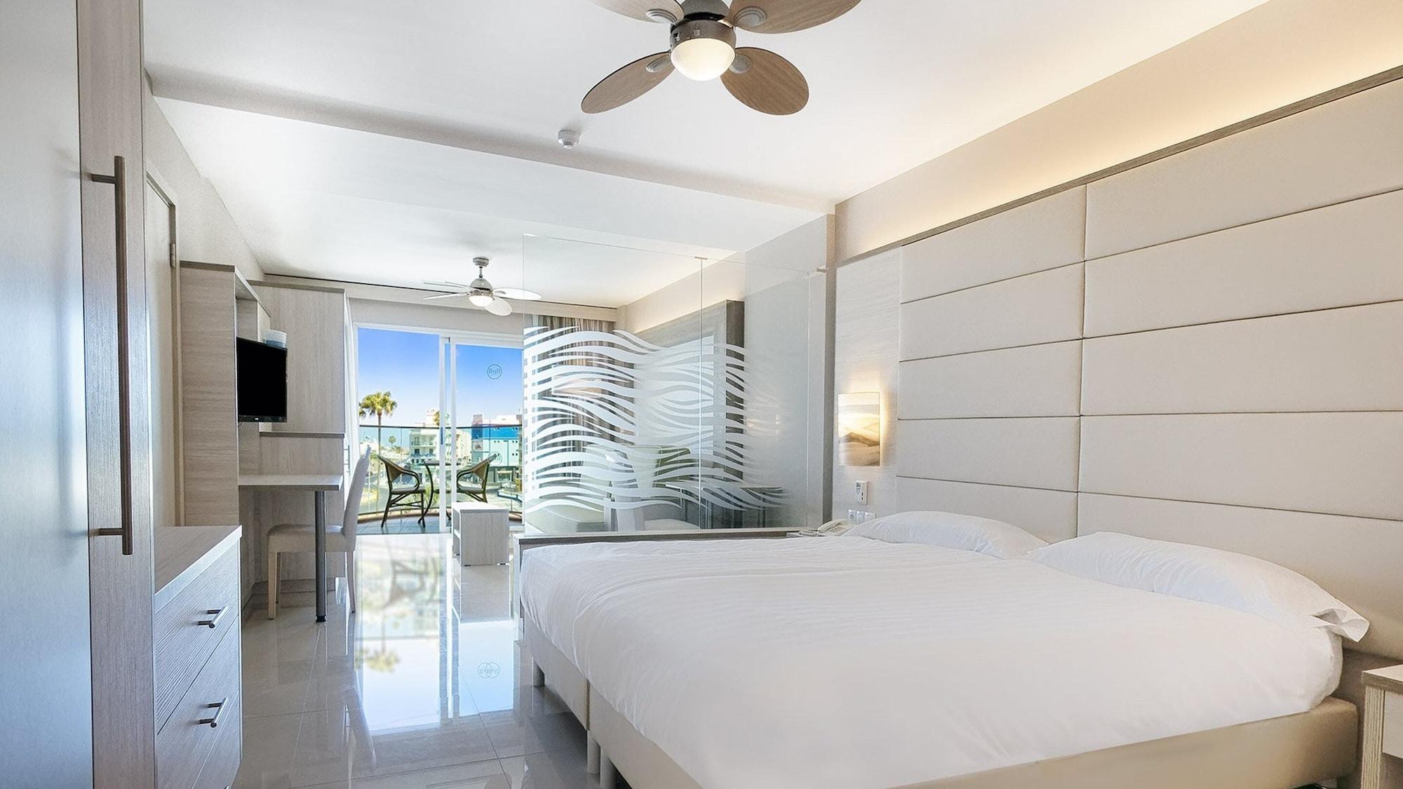 Bull Dorado & Hotel Arguineguin