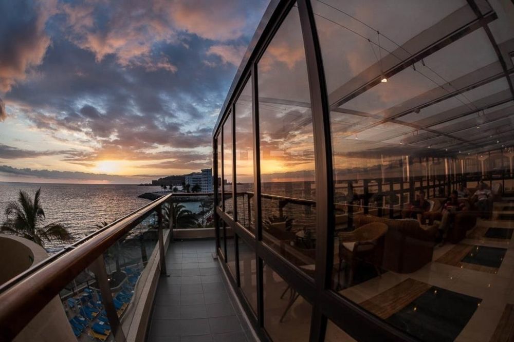 Bull Dorado & Hotel 3*